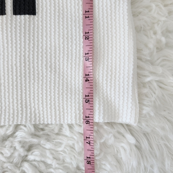 MIROH Textured Ribbed Crop Top. Size Large. New. - Picture 5 of 7